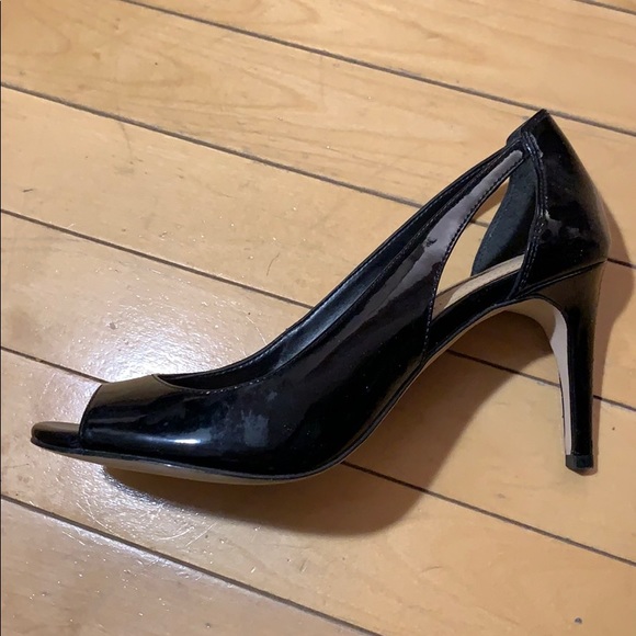 BCBG heels - Picture 3 of 4